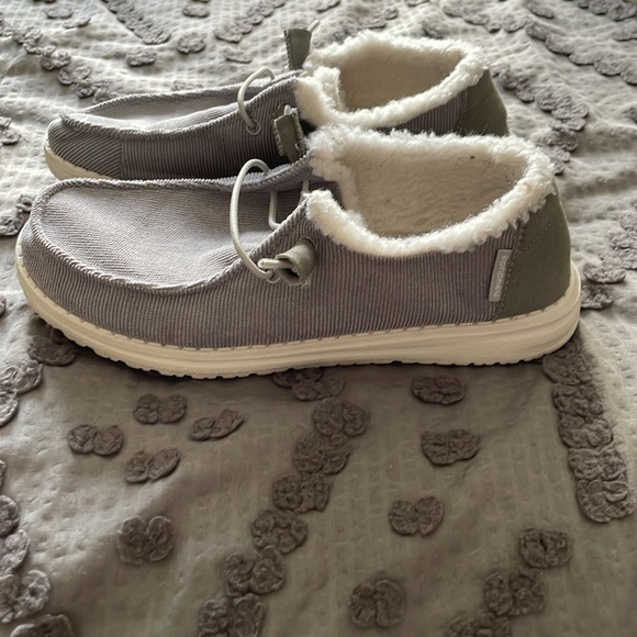 Hey Dude Wendy Light Gray Slip-On Shoes with Cream Lining - Picture 4 of 7